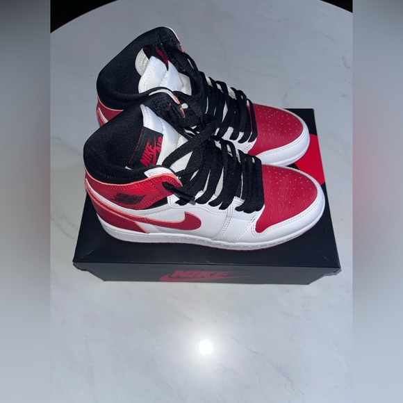 Air Jordan 1 Retro High - Picture 3 of 6